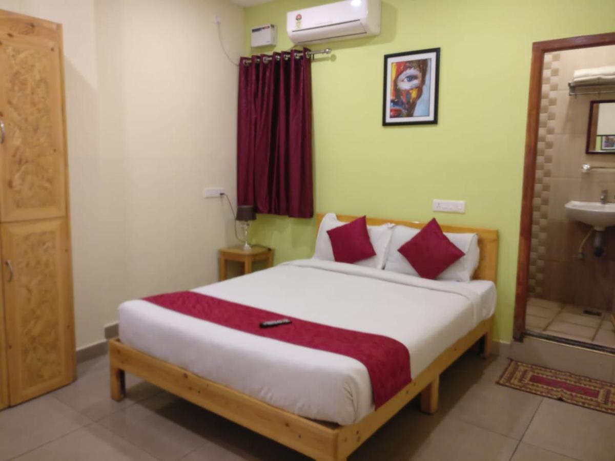 Chaplin Hotel Pondicherry Exterior photo
