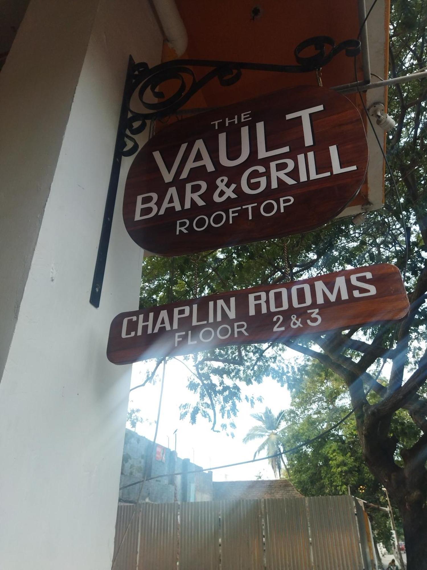 Chaplin Hotel Pondicherry Exterior photo