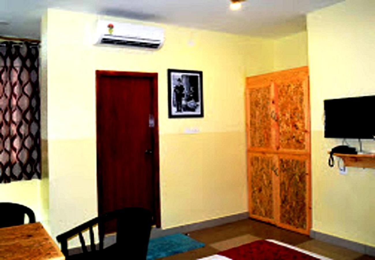 Chaplin Hotel Pondicherry Exterior photo